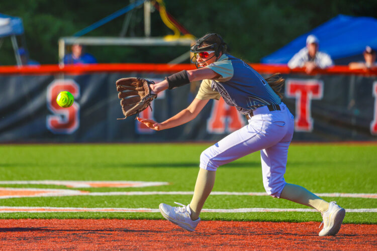 Monarchs Win One, Lose One In State Tournament Play, Setting Up Pivotal Thursday